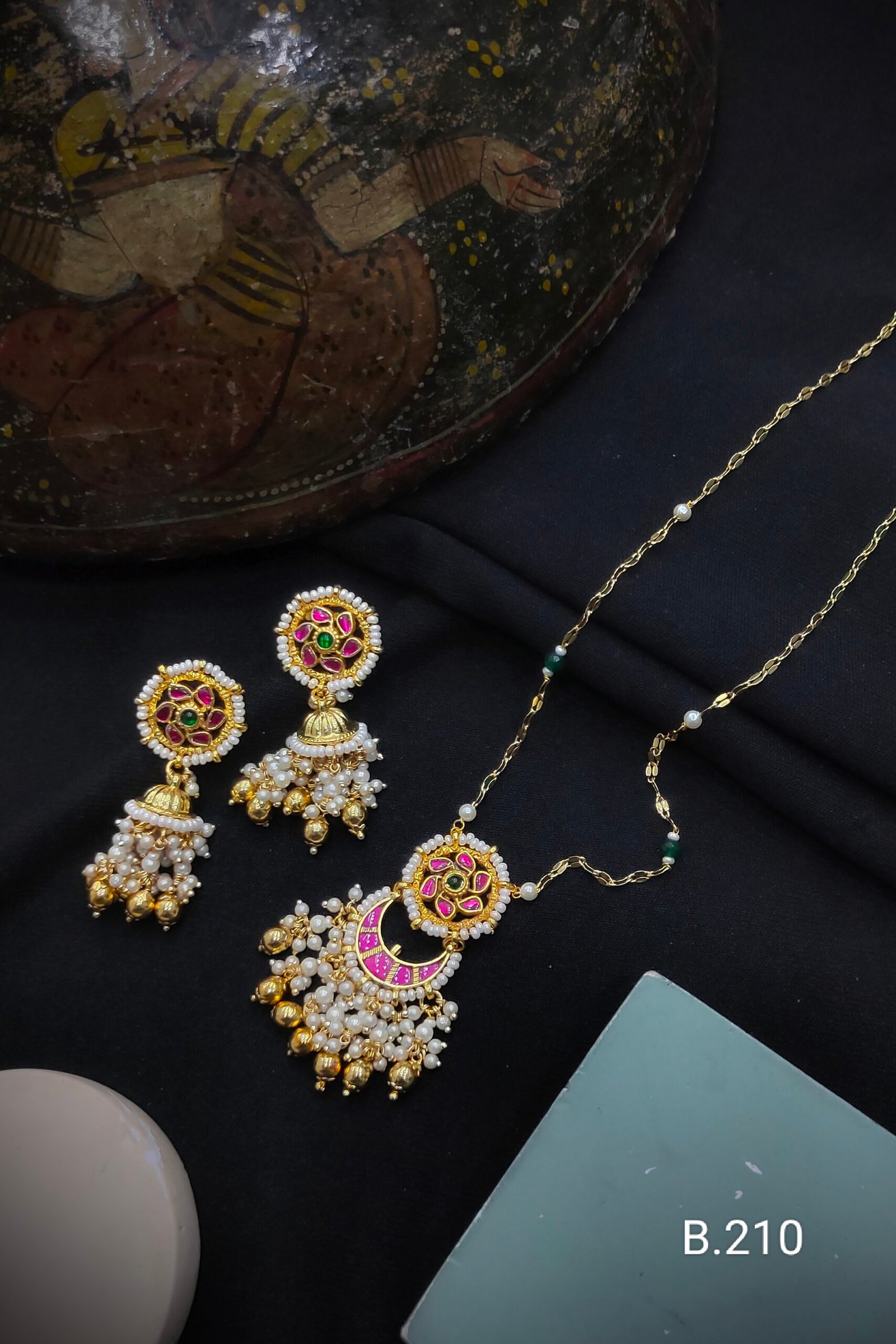 Pachi Kundan/ Jadau Pendant Set
