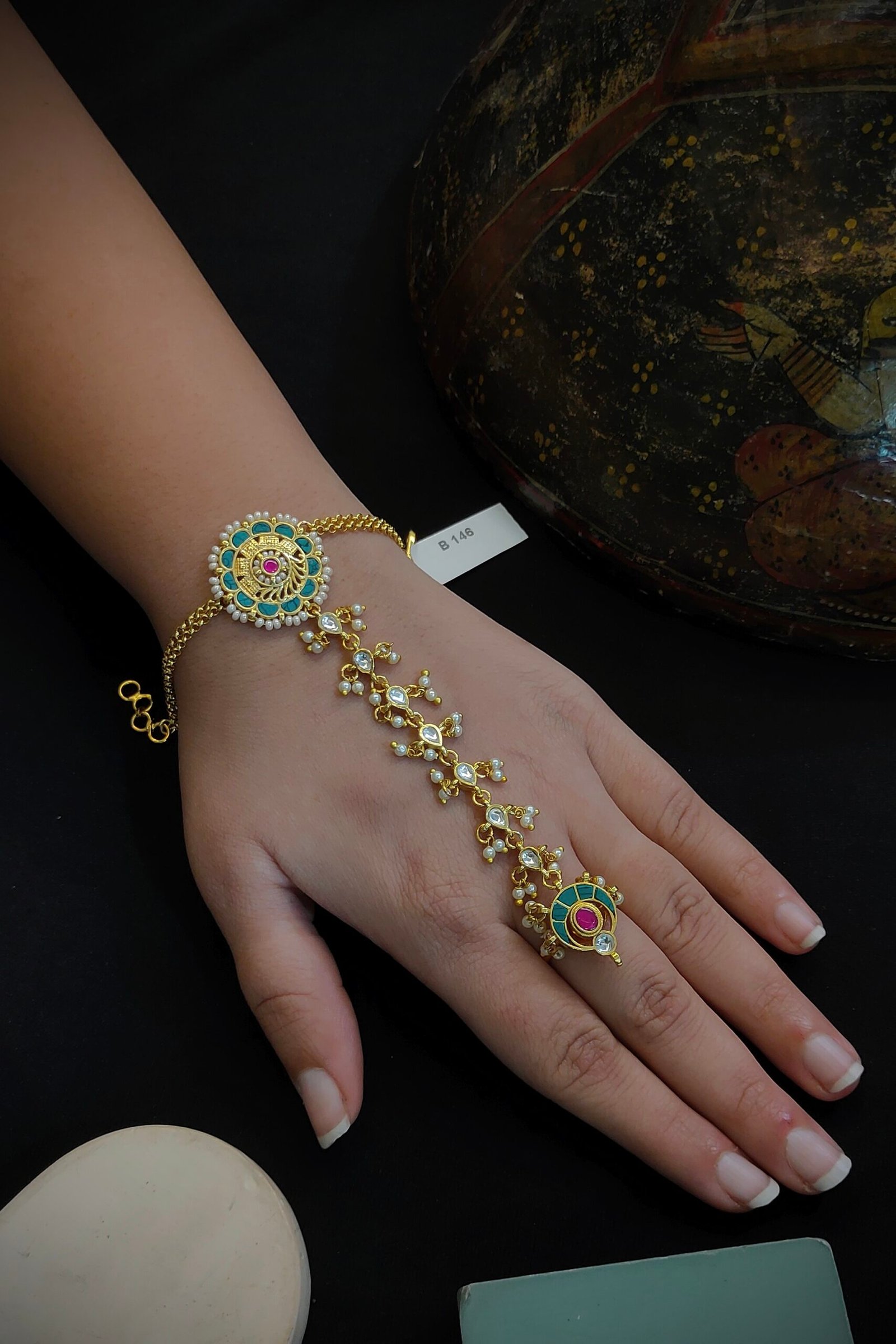 Pachi Kundan/ Jadau Hath Phool [Pohcha]