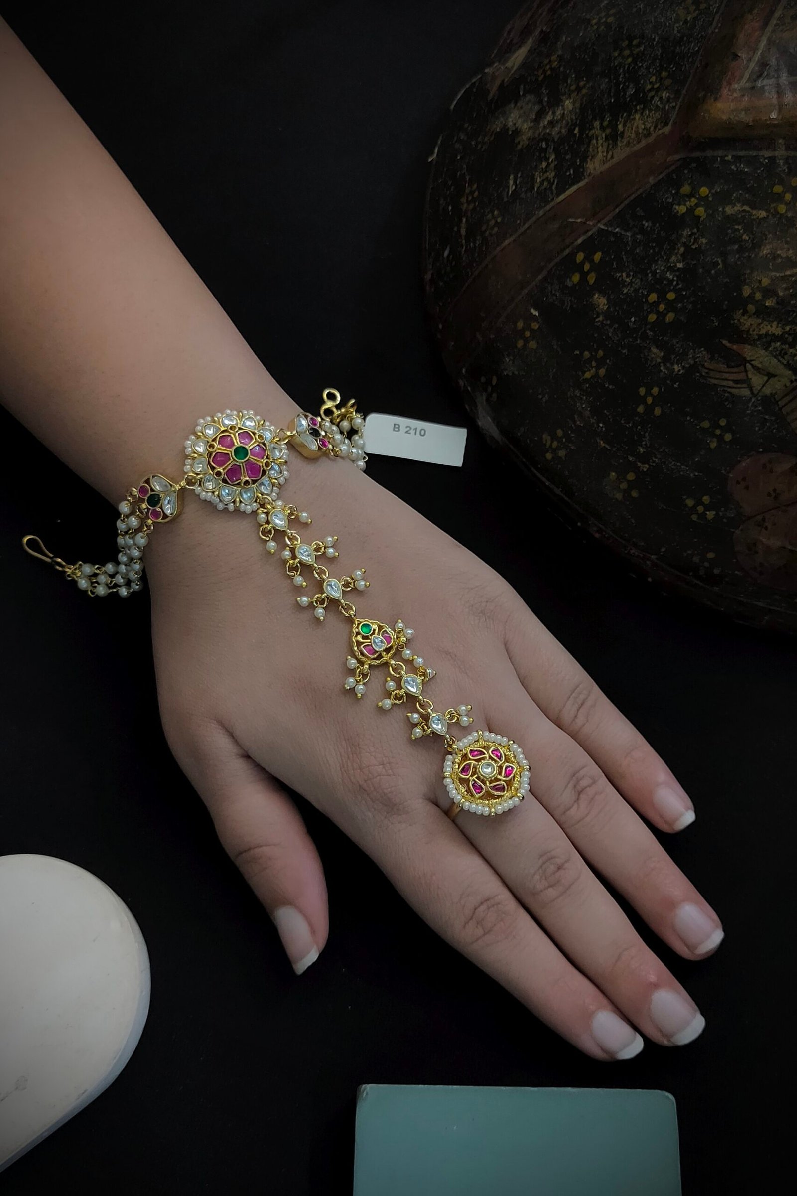 Pachi Kundan/ Jadau Hath Phool [Pohcha]