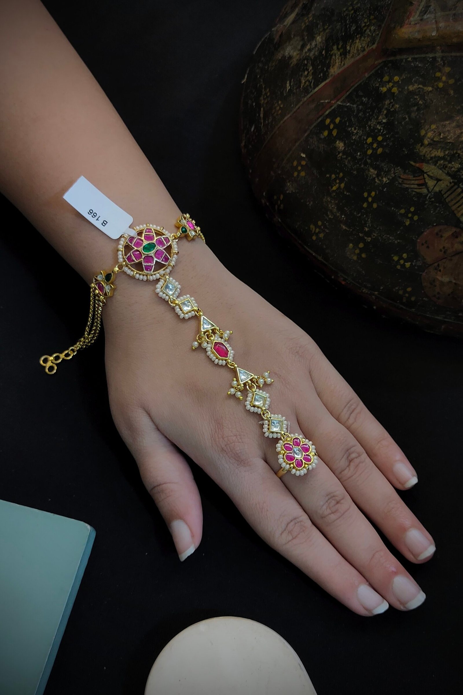 Pachi Kundan/ Jadau Hath Phool [Pohcha]