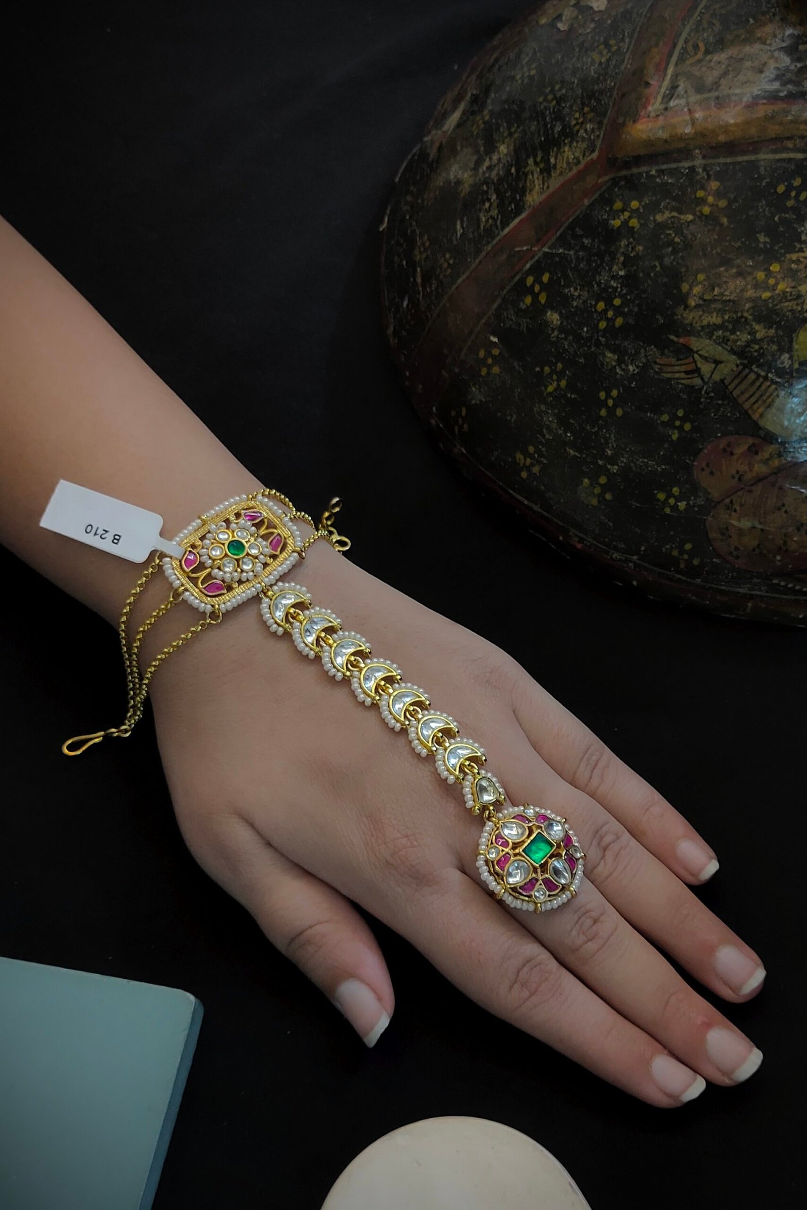 Pachi Kundan/ Jadau Hath Phool [Pohcha]