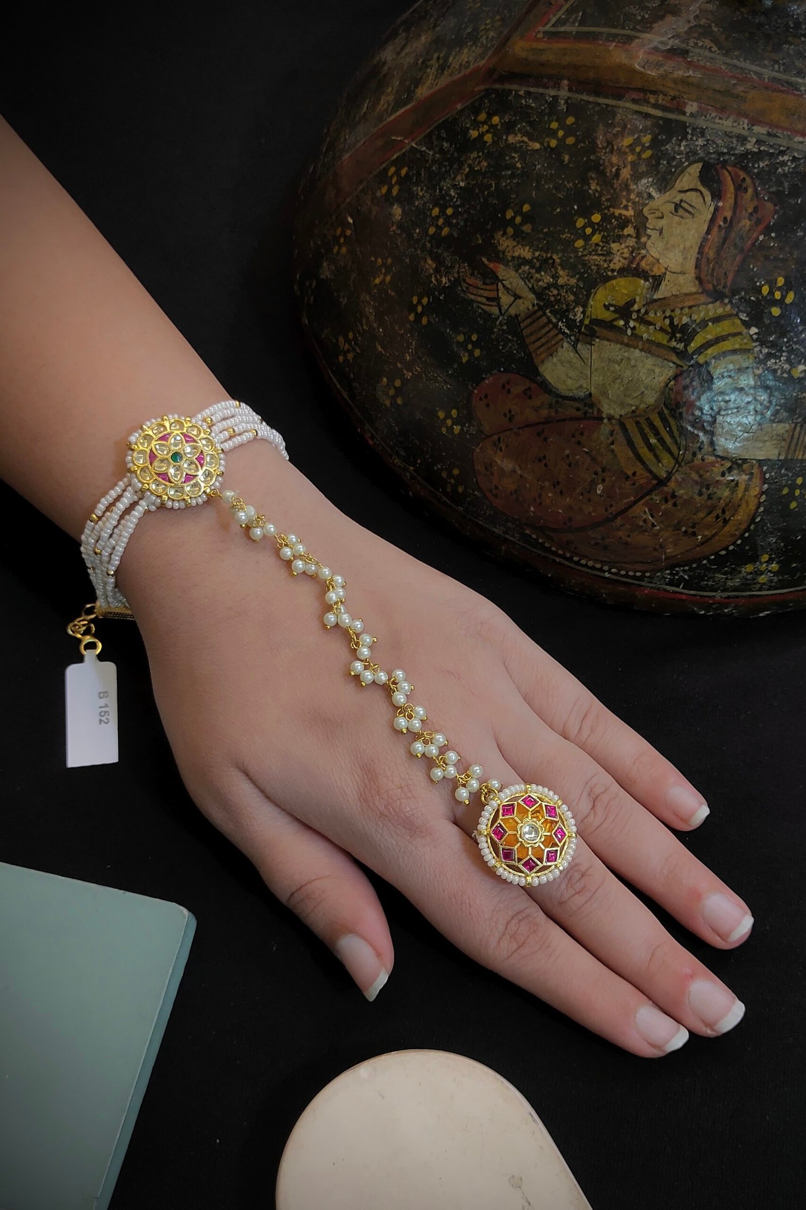 Pachi Kundan/ Jadau Hath Phool [Pohcha]