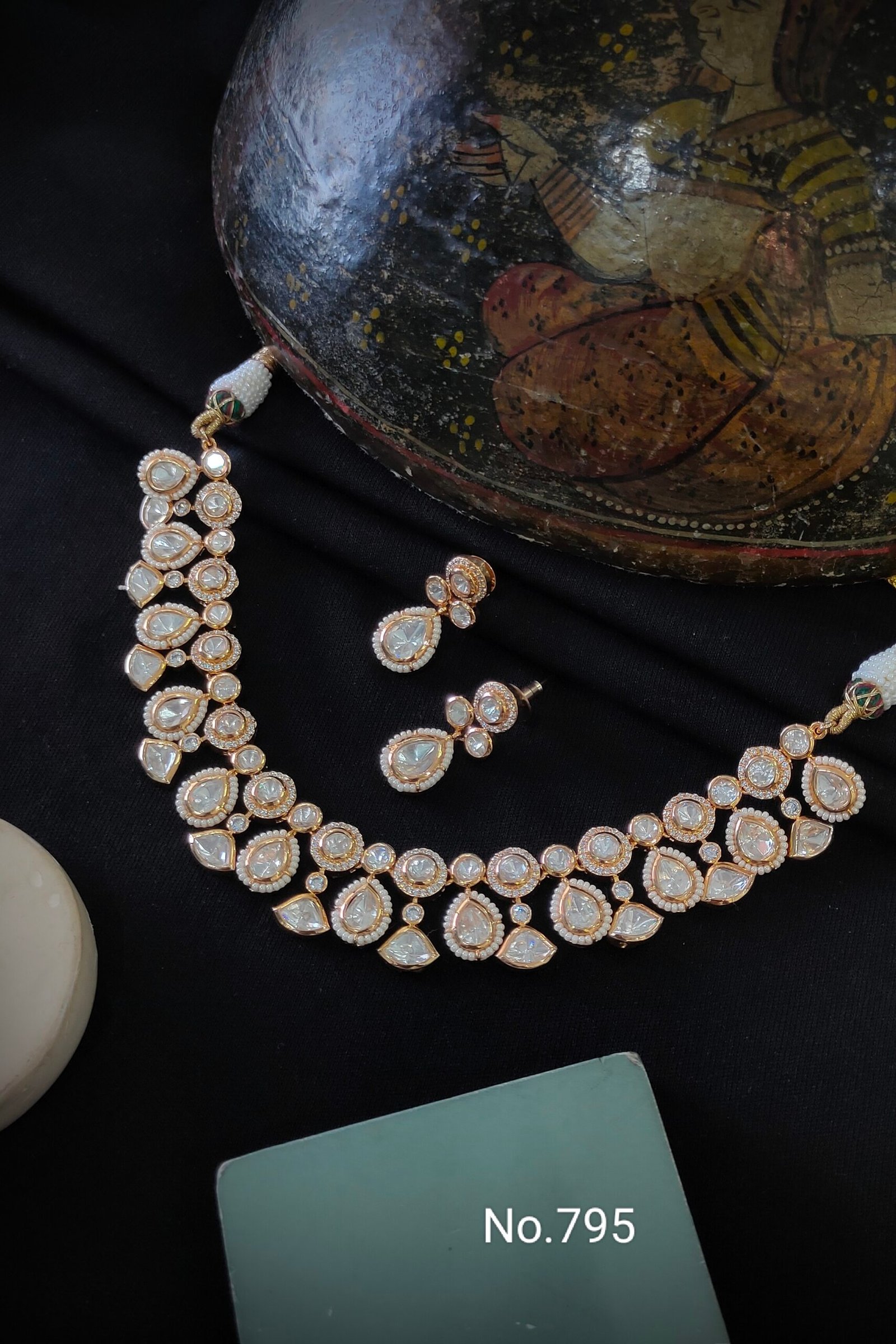 Monzonite Kundan sets