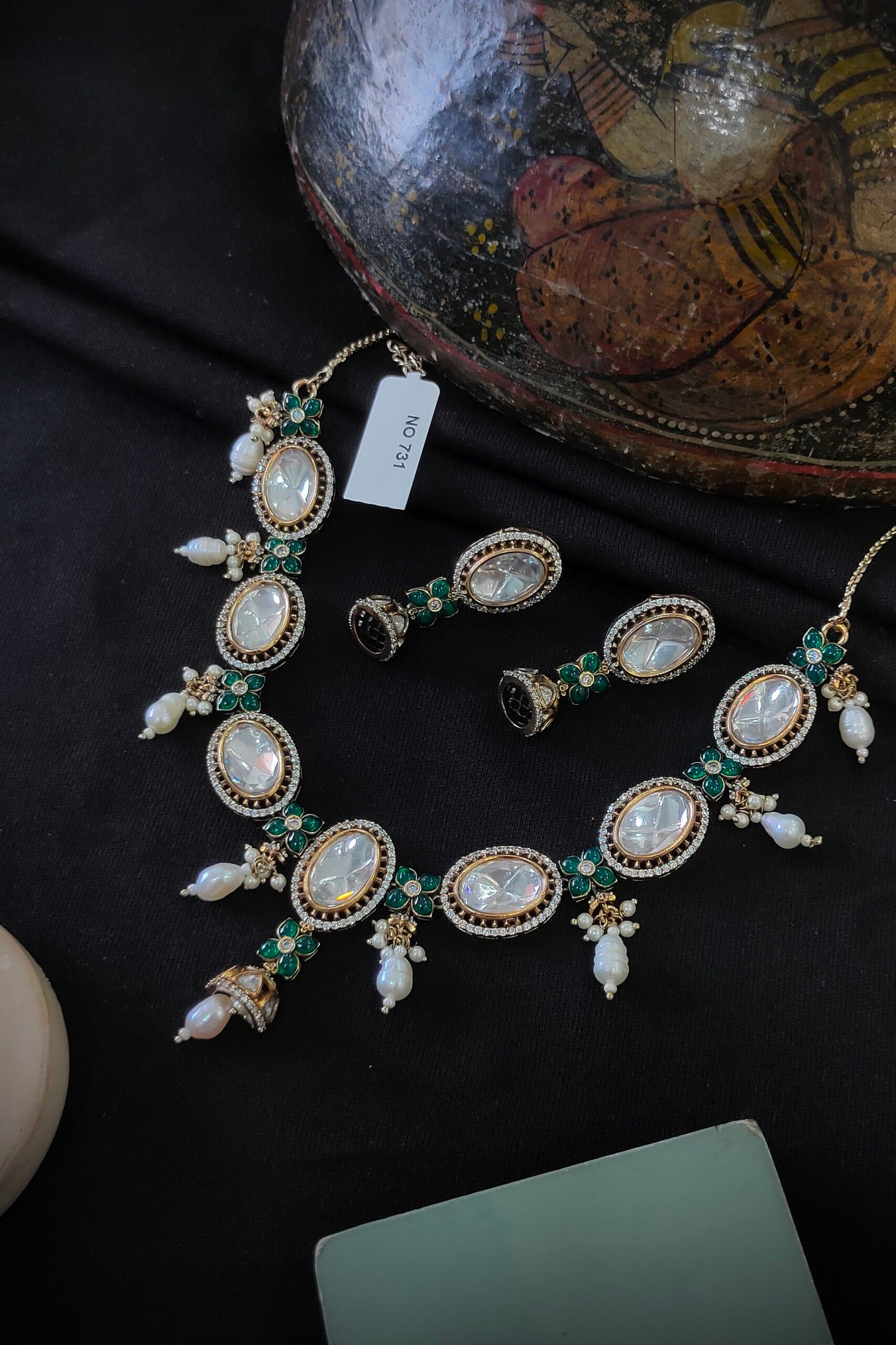 Monzonite Kundan sets
