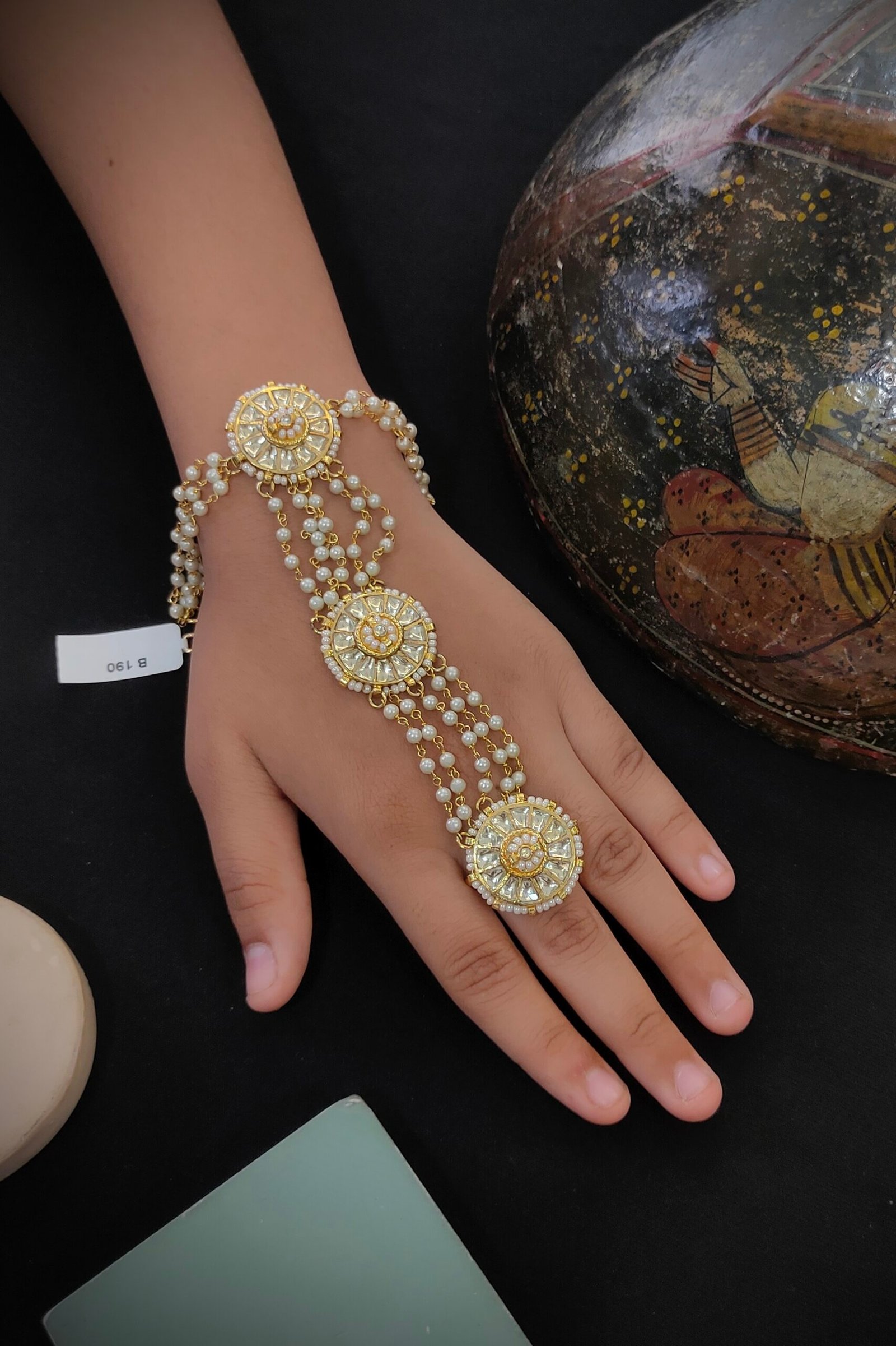 Pachi Kundan/ Jadau Hath Phool [Pohcha]