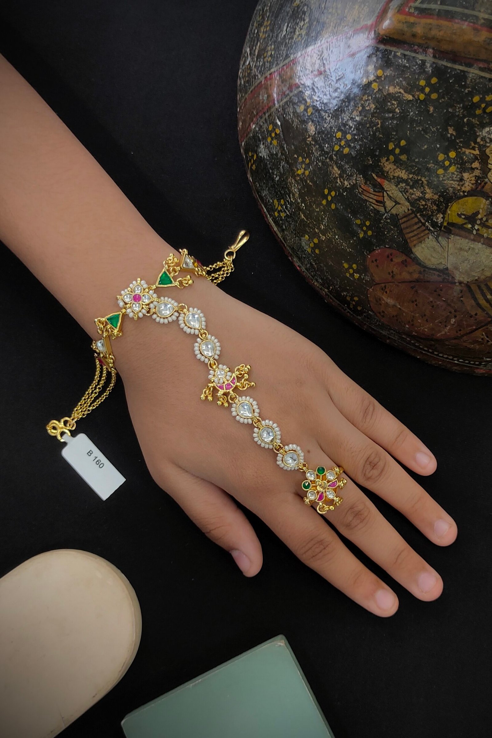 Pachi Kundan/ Jadau Hath Phool [Pohcha]