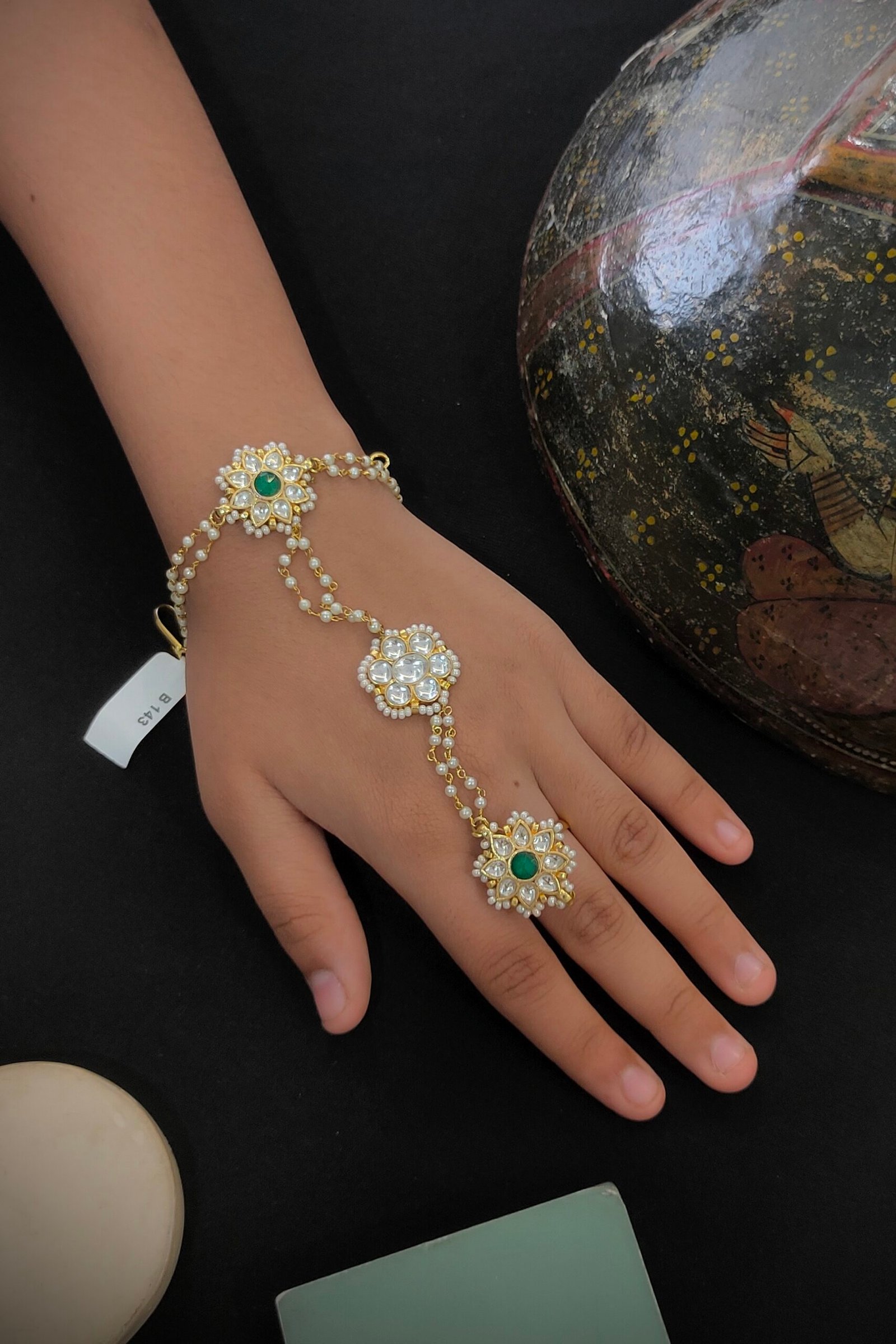 Pachi Kundan/ Jadau Hath Phool [Pohcha]