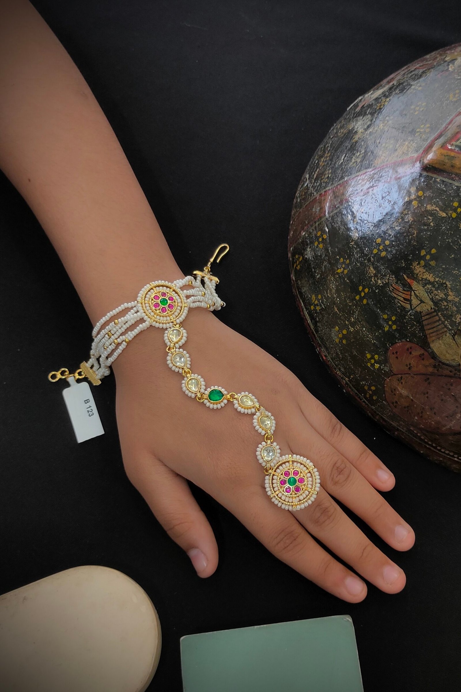 Pachi Kundan/ Jadau Hath Phool [Pohcha]