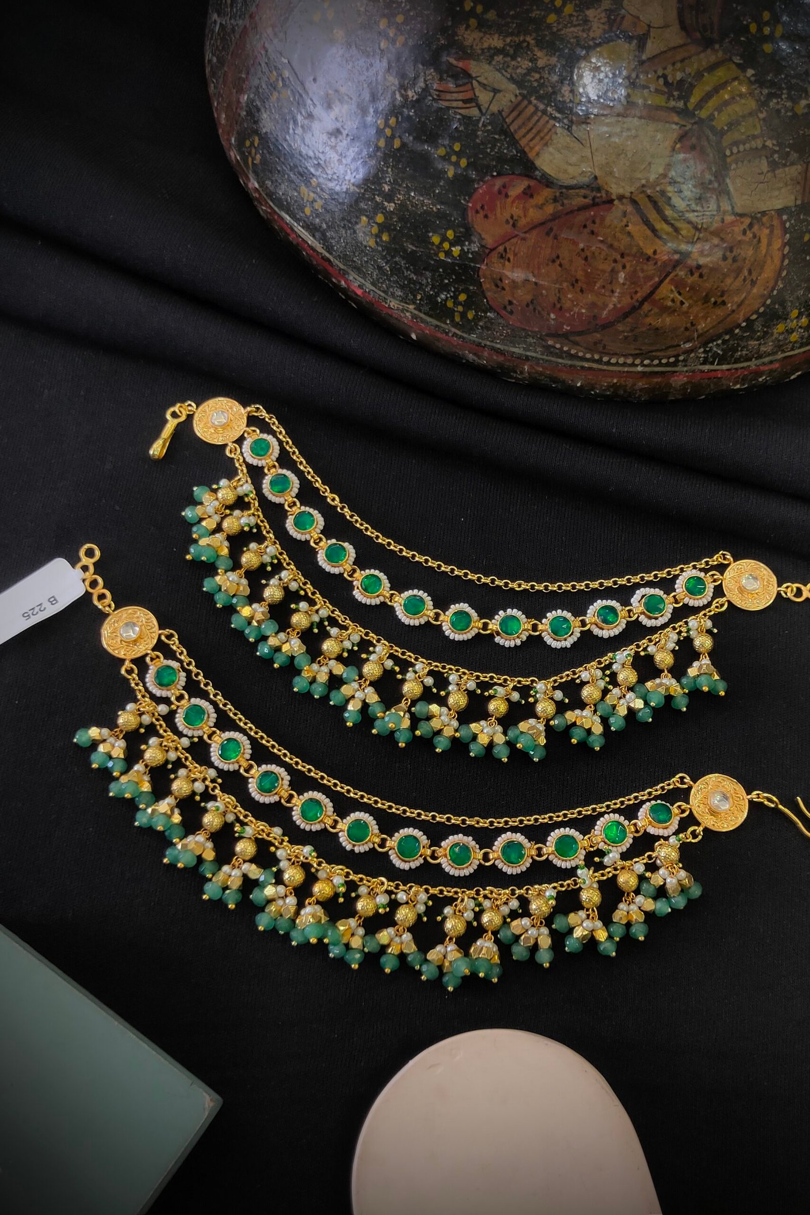 Pachi-Kundan/Jadau Earchain –