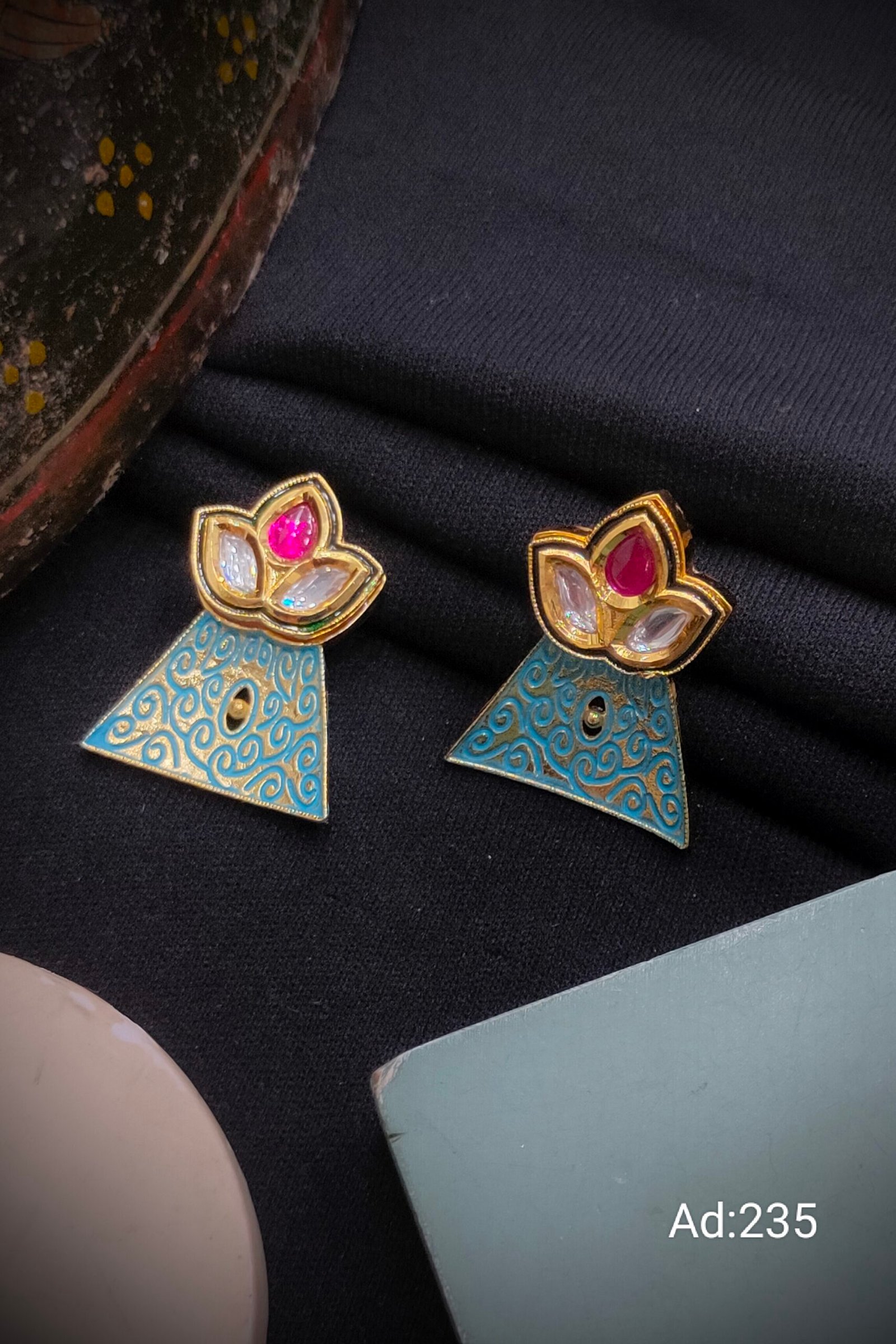 Kundan Earrings(Tops) .