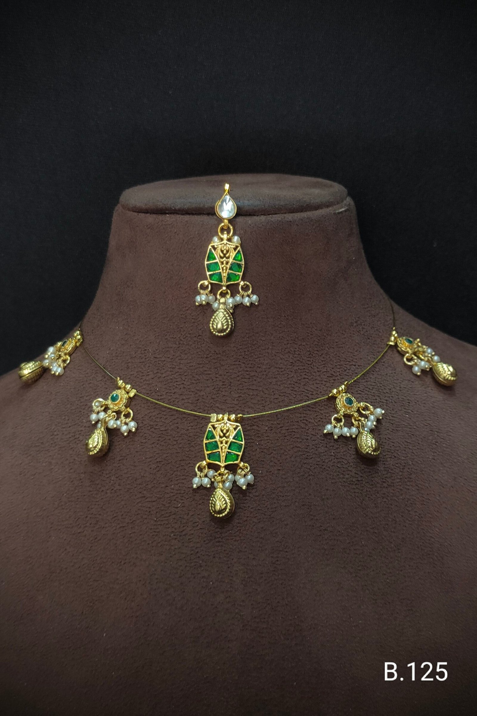 Pachi Kundan/ Jadau Choker Set (Invisible)