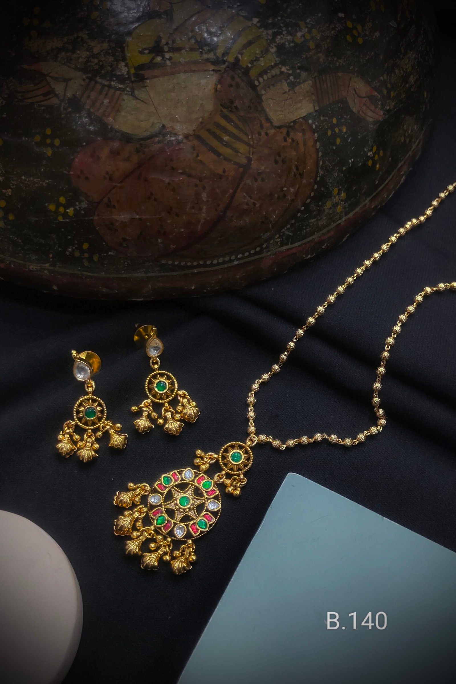 Pachi Kundan/ Jadau Pendant Set
